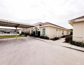 Building Photo - 2001 Taft St