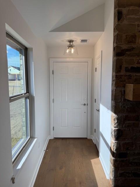 Foto del edificio - 2468 Heather Rd