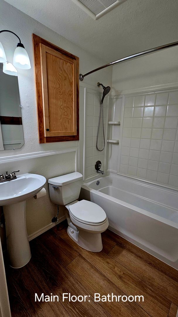 Building Photo - Newly Remodeled CDA Home