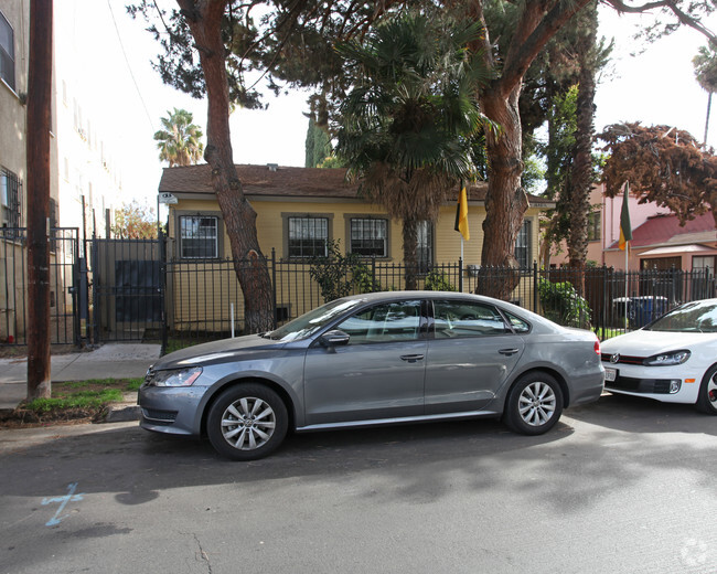 Foto del edificio - The Serrano Bungalows