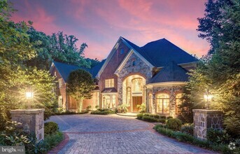 Building Photo - 7841 Montvale Way