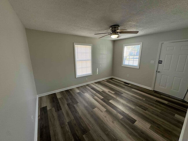 Photo - 1003 W Whitney Ave House