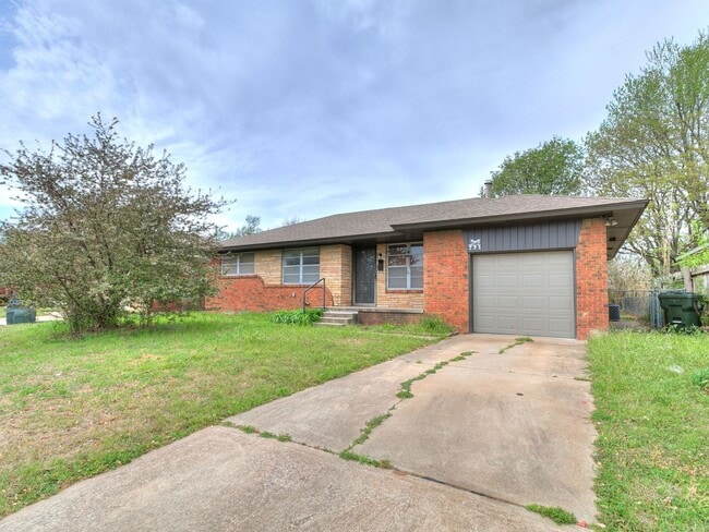 Photo - 721 E Bouse Dr House