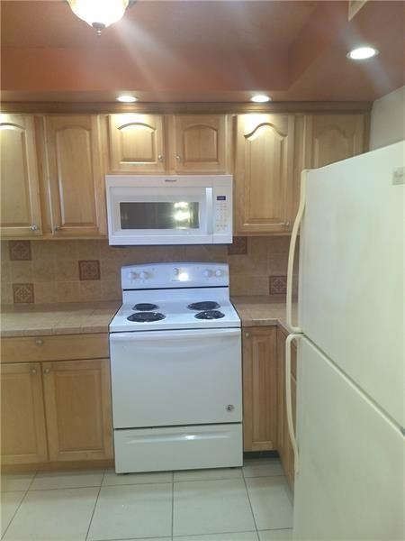 Building Photo - 9440 Tangerine Pl