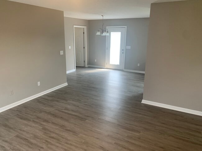 Building Photo - 617 Mimosa Dr