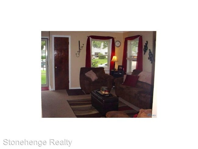 Building Photo - 3 br, 1.5 bath House - 3332 Sherbrooke Rd