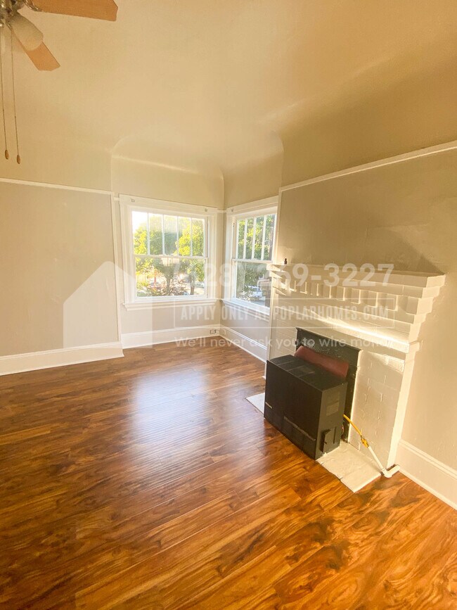 Foto del edificio - 2130 Woolsey St