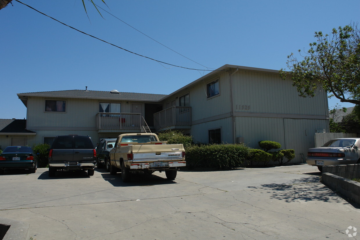 Primary Photo - 11525 California St