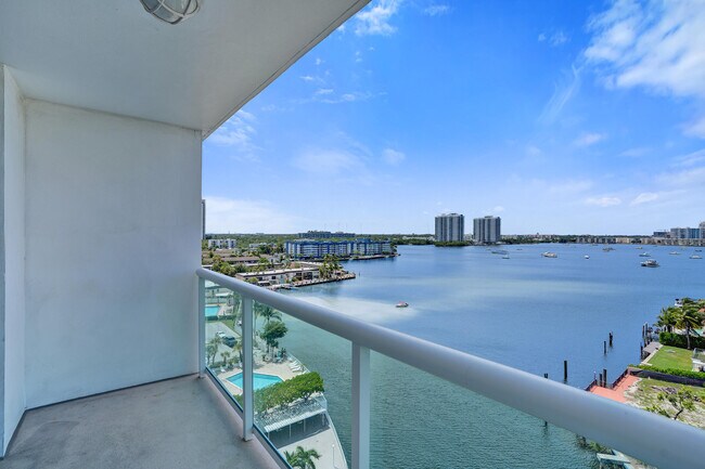 Foto del edificio - 2841 NE 163rd St