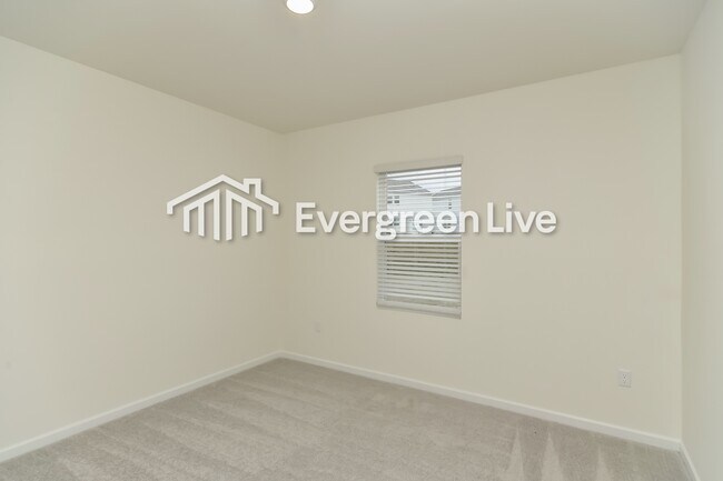 Building Photo - 154 Snowdrop Ave