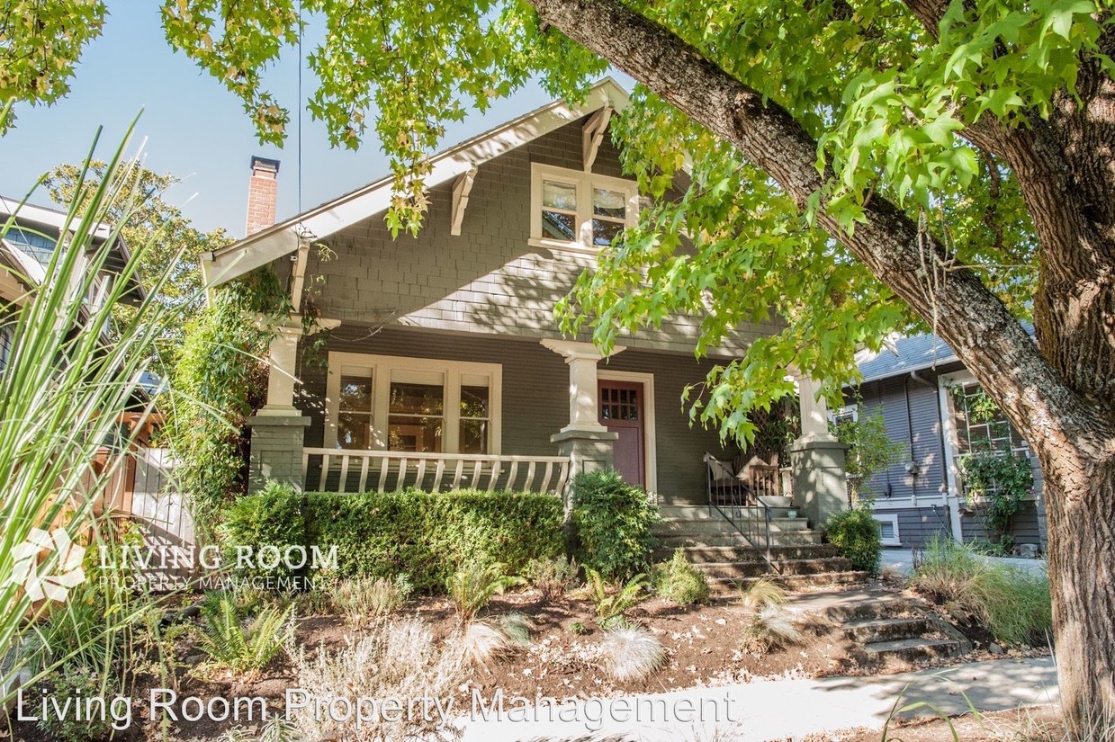 Primary Photo - 4711 SE Harrison St