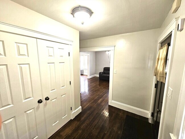 Foto del edificio - 42 Wood Ave