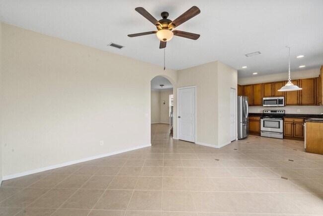 Building Photo - 580 Calamint Point