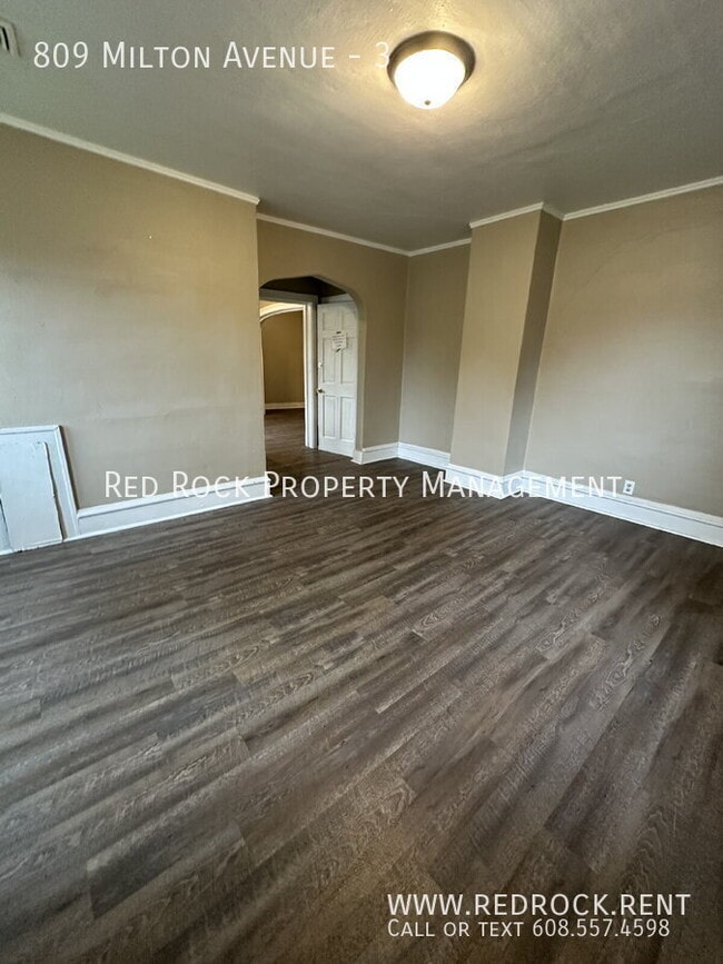 Building Photo - 809 Milton Ave