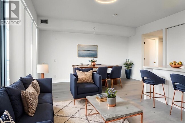 Building Photo - 33 Frederick Todd Wy