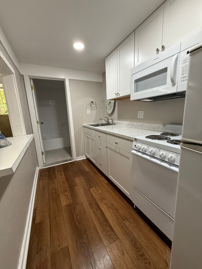 Foto del edificio - 130 Fairway Ave