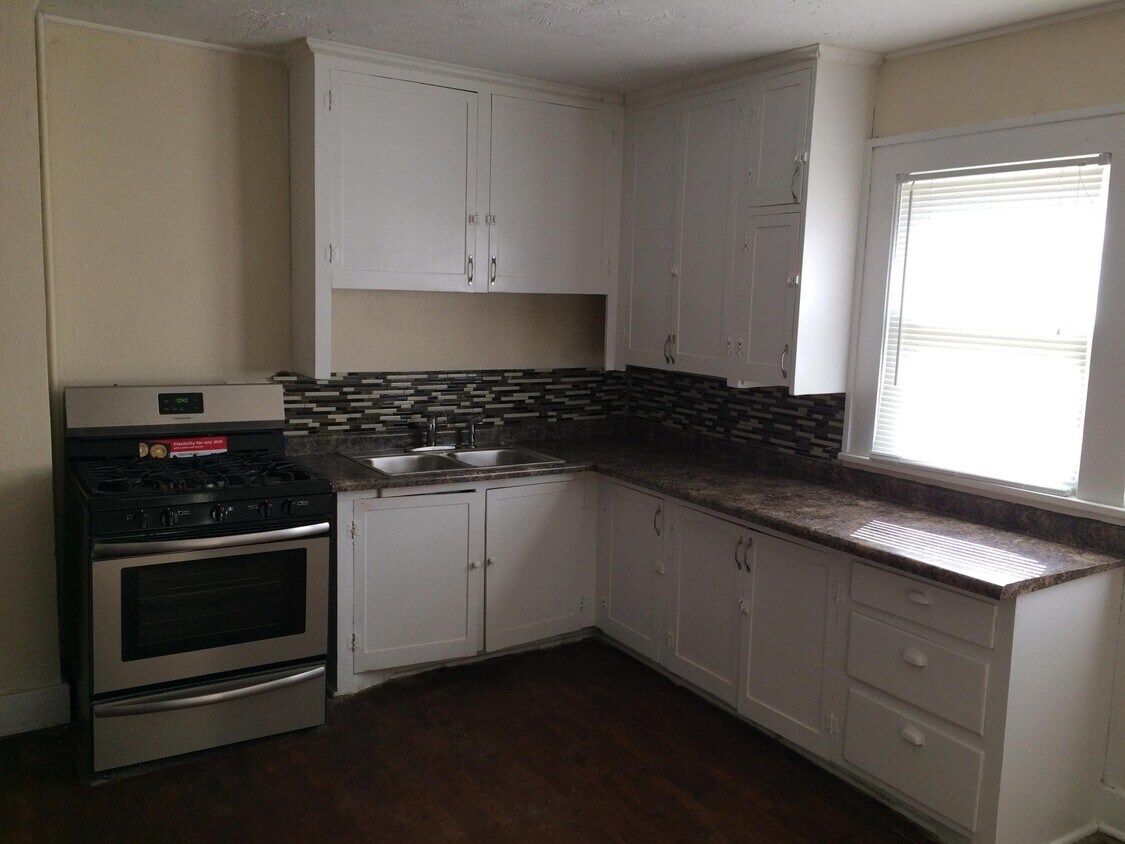 118 S B St Unit 4, Arkansas City, KS 67005 Apartments in Arkansas