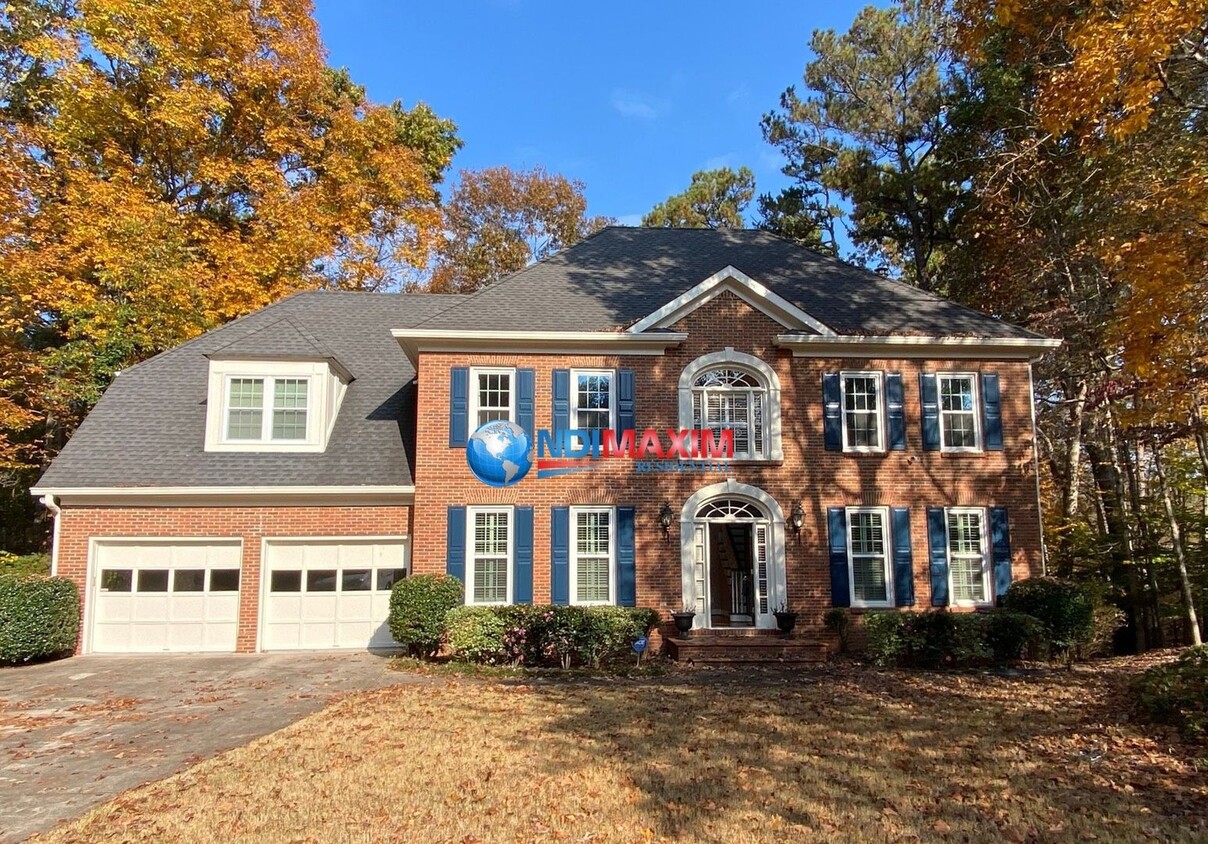 Primary Photo - Spacious 6 bedrooms house in the NORTHVIEW...