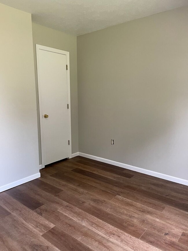 Foto del edificio - 3 Bed 2 Bath 2 Car Garage plus Bonus Room Available July 31, 2023