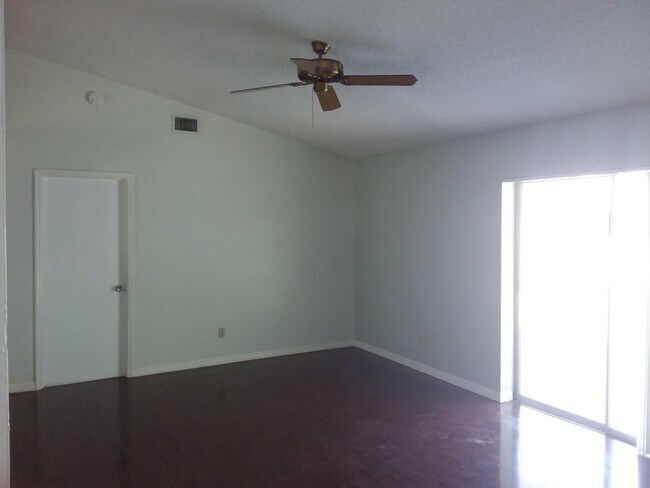 Foto del edificio - 161 SW Grimaldo Terrace