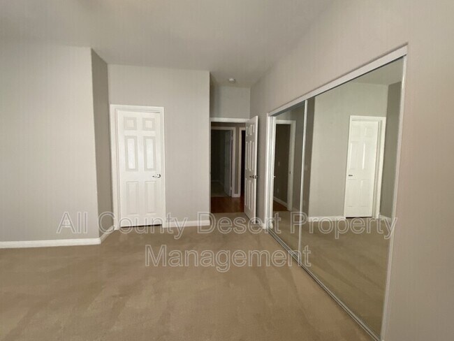 Building Photo - 83670 Leeds Ct