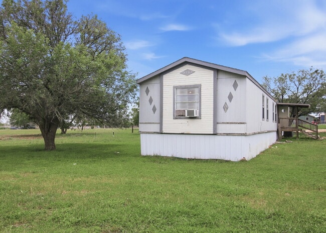Building Photo - 3 Bedroom Manufactured Home on Nearly 2 Acres with Large Shop