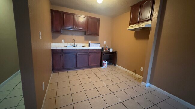 Foto del edificio - 1387 E 49th St