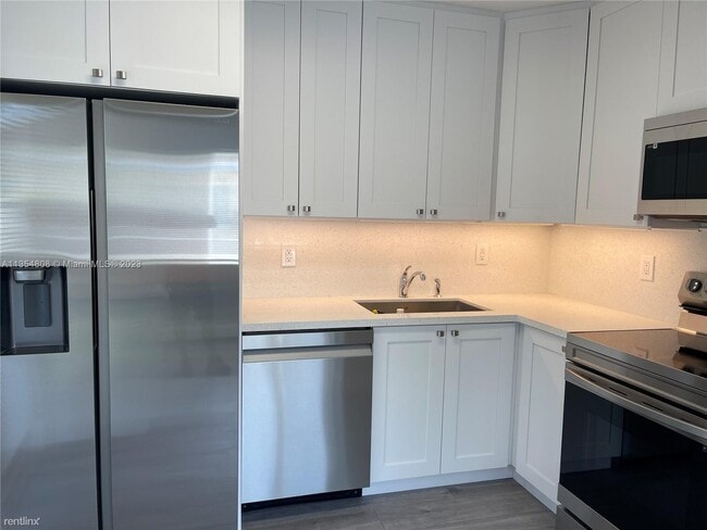 Building Photo - 3 br, 2 bath House - 105 NE 30th Ct # 105