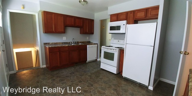 Building Photo - 3 br, 1 bath House - 2119 Sevenhills Drive