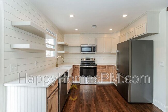 Building Photo - 3459 Johan Blvd