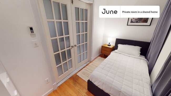 Foto del edificio - Private bedroom in 3 bed/1 bath Home