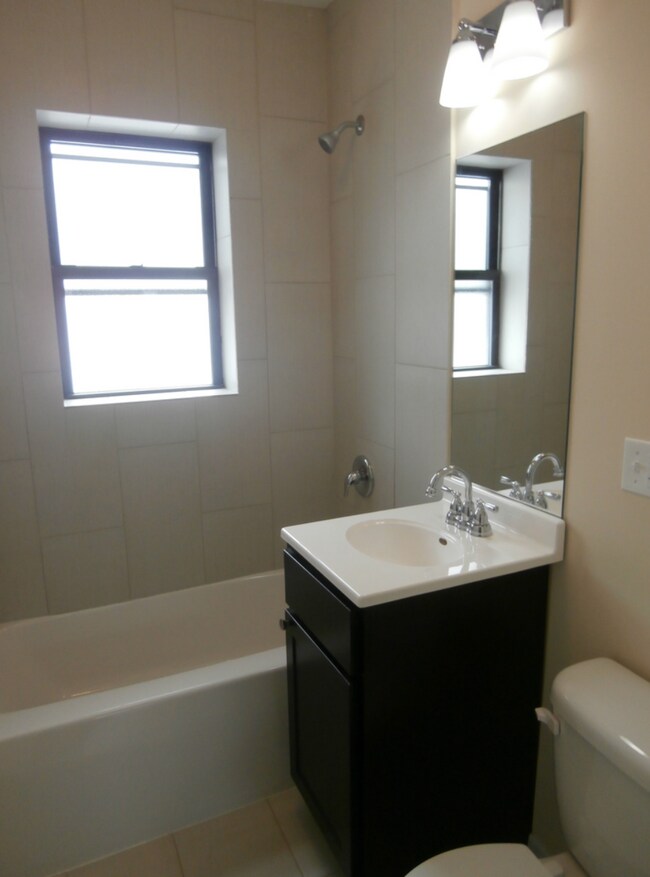 Baño - 4748 N Sacramento Ave