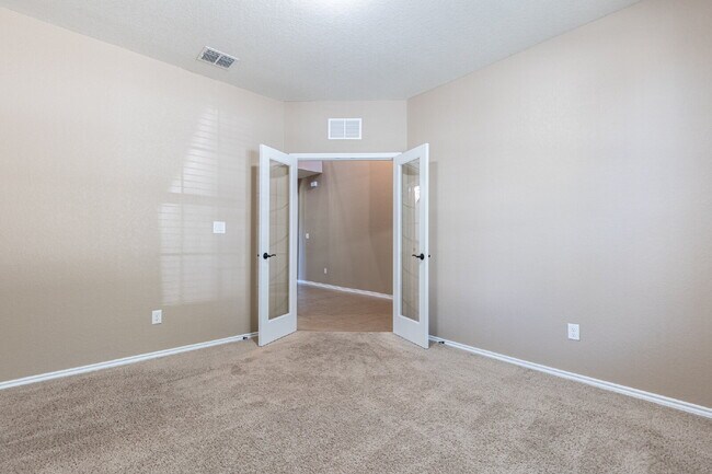 Building Photo - 12939 Texas Gold