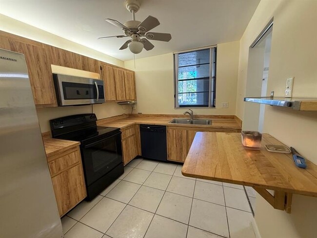 Building Photo - 7340 NW 1st St