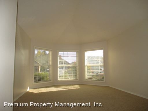 Building Photo - 969 Stonebridge Ave NE