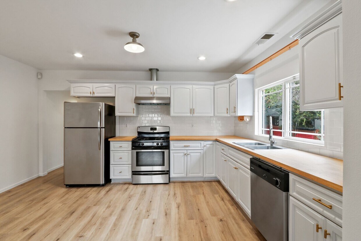 Foto principal - 2435 Houston St