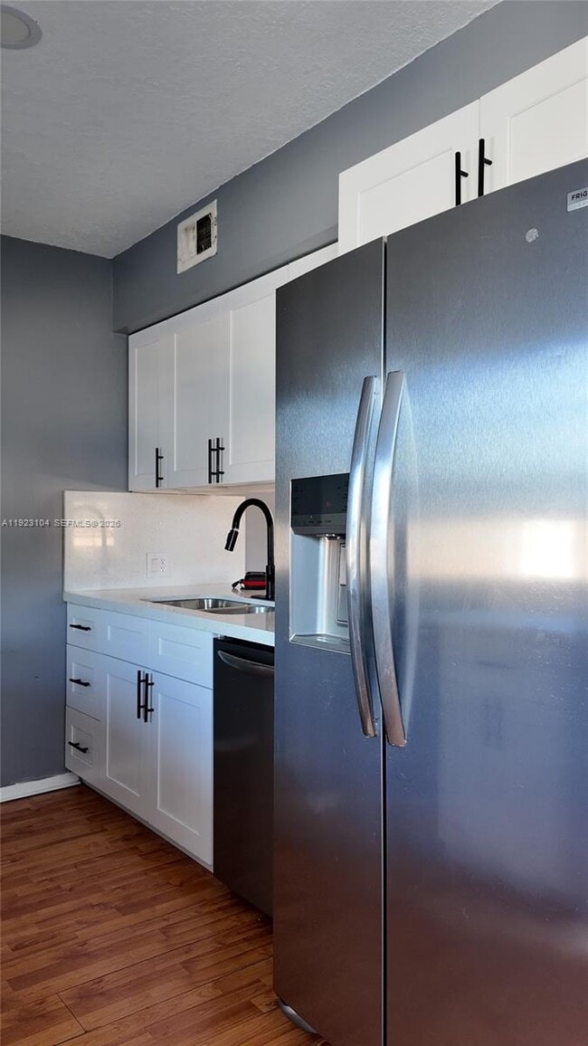 Building Photo - 465 SW 86th Ave