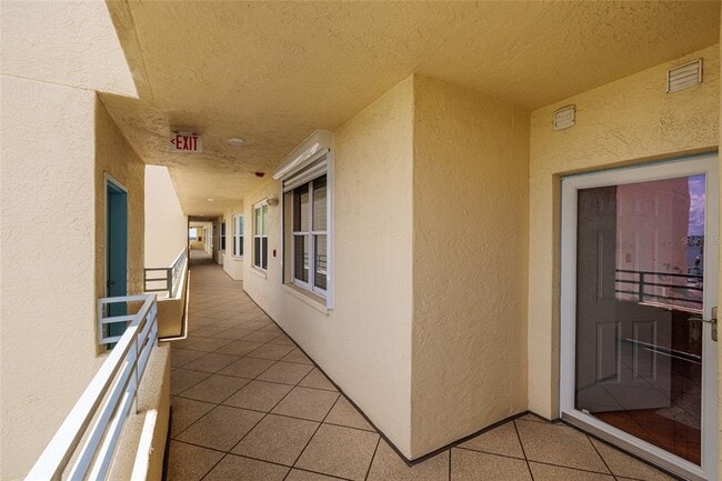 Building Photo - 7862 Sailboat Key Blvd S