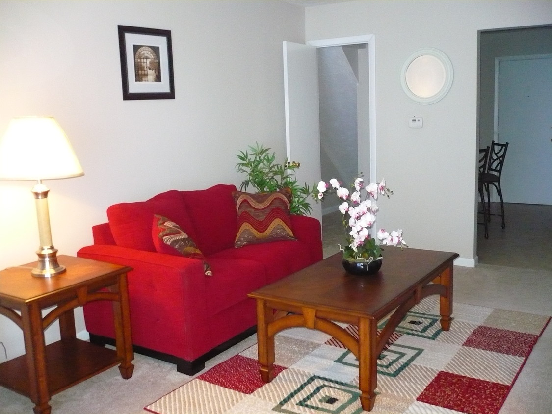 Primary Photo - 415 Greenbriar Dr
