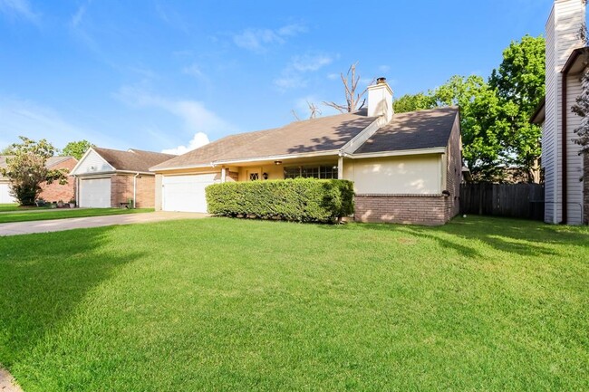 Building Photo - 22626 Guardsman Ln