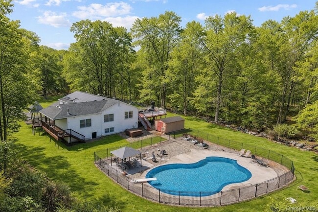 Building Photo - 10 Vernon Dr