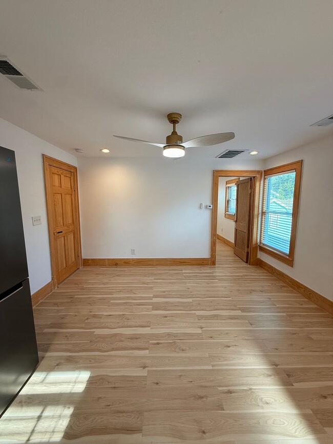 Photo - 121 18th Ave N (Saint Petersburg, FL) Apartment