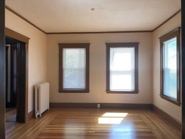 Foto del edificio - 94 Langdon Ave