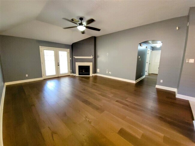 Foto del edificio - 14619 Golden Cypress Ln