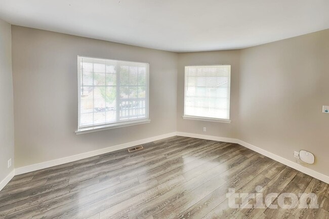 Building Photo - 2943 Lowren Loop