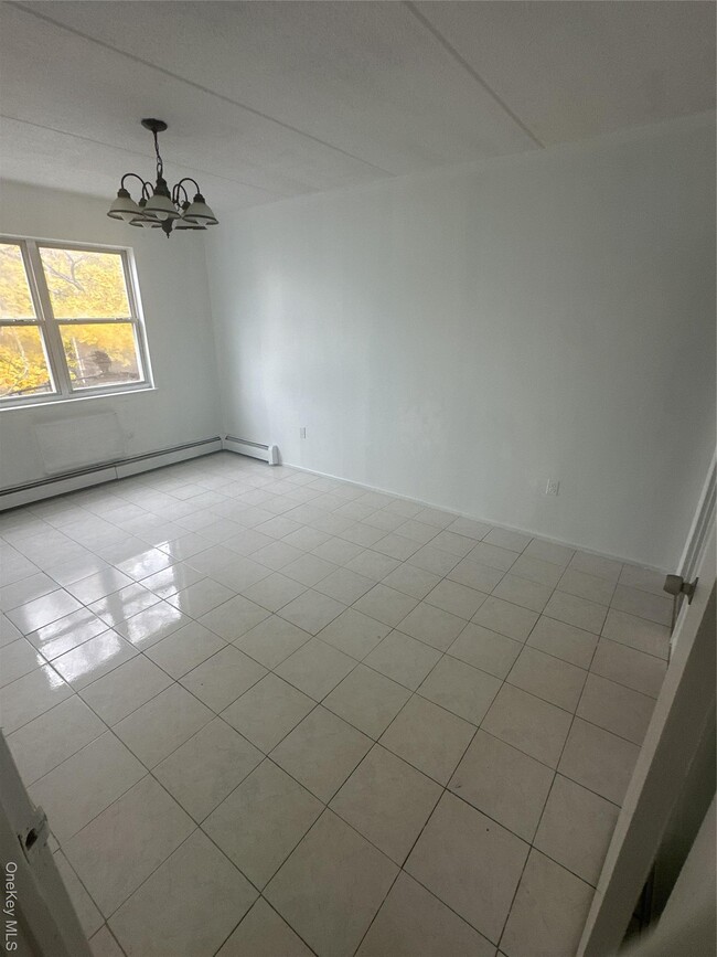 Building Photo - 43 Menahan St