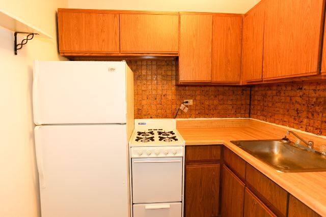 Foto del edificio - 629 W Belmont Ave