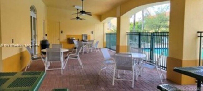 Foto del edificio - 7260 NW 114th Ave