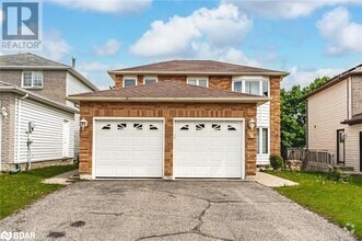 Building Photo - 9 Orwell Crescent