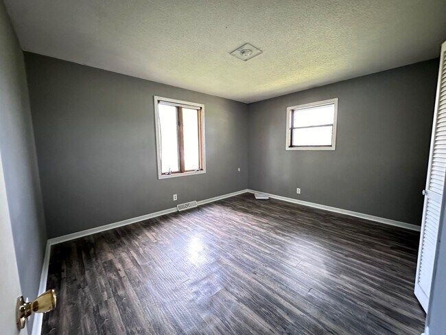 Foto del edificio - 821/823 Glendale Rd.